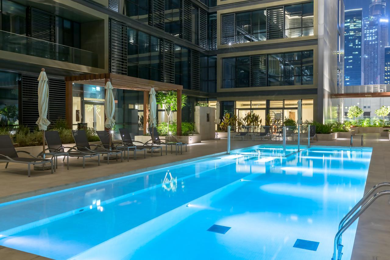 Fam Living - Walk - Urban Staycations Apartment Dubai