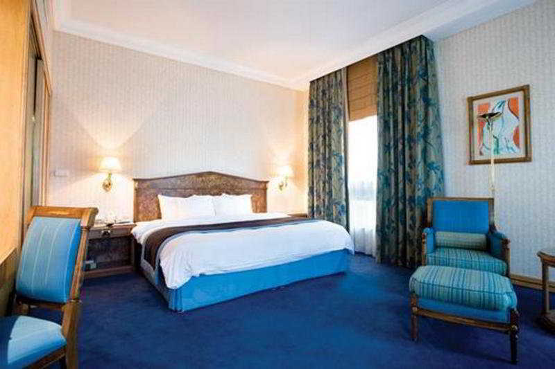 Capitol Jumeirah Hotel 4*