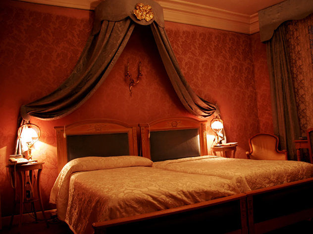 Raviz Center Point Hotel 4*