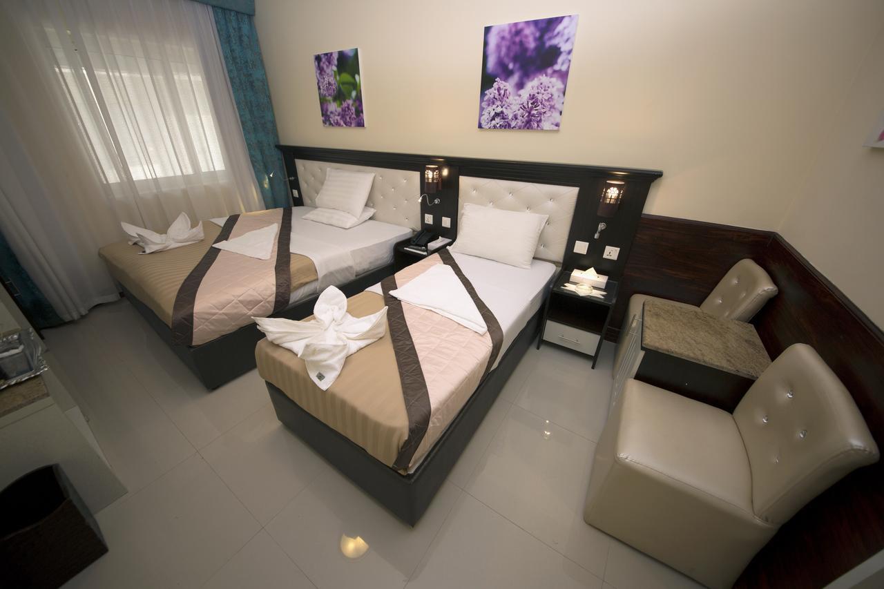 Hotel Mariana *