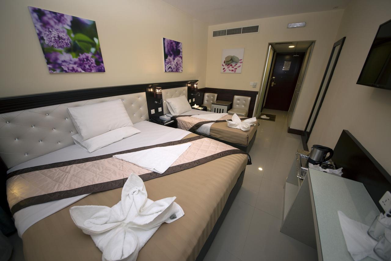 Hotel Mariana *