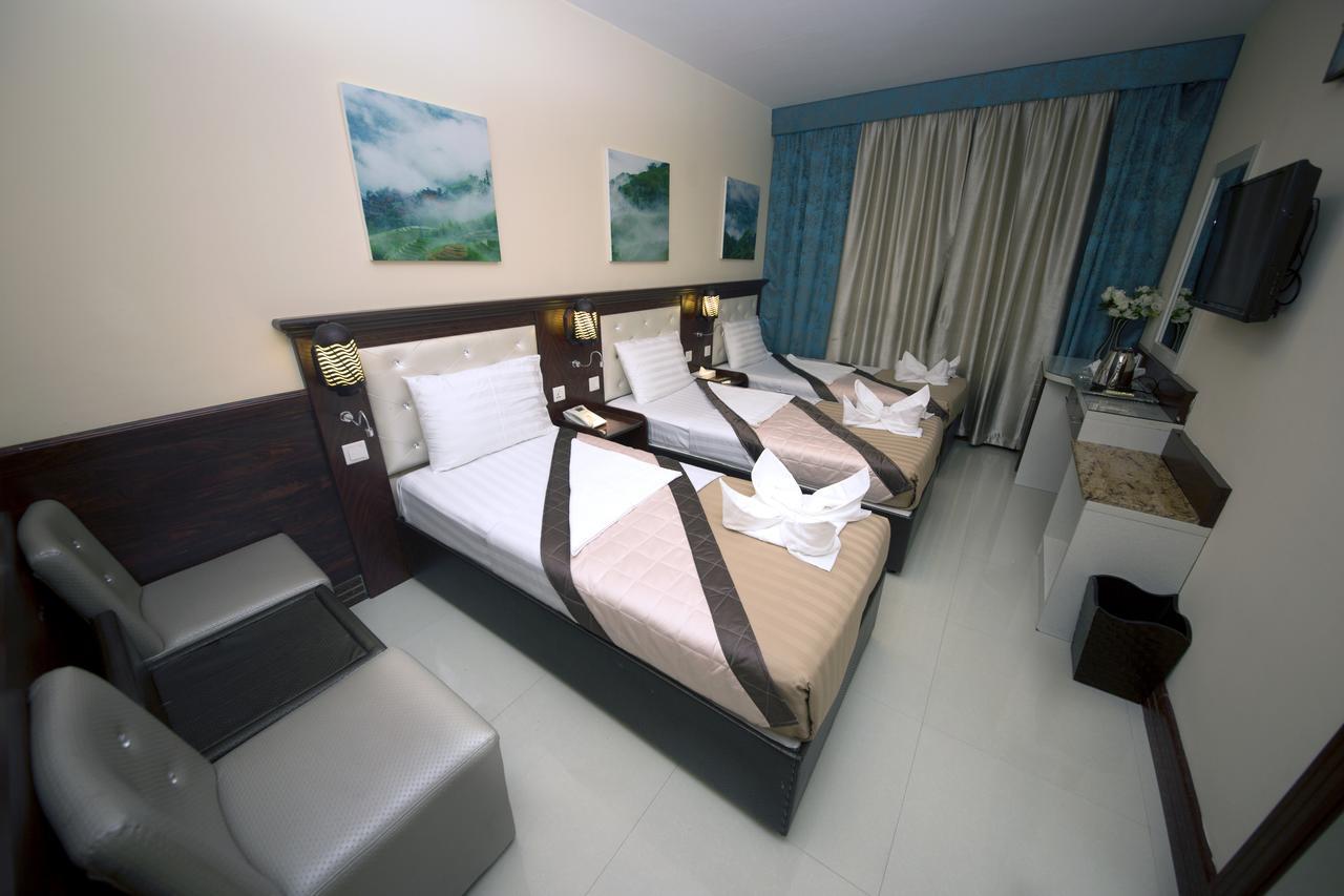 Hotel Mariana *