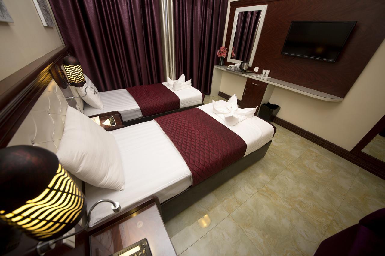 Hotel Mariana *