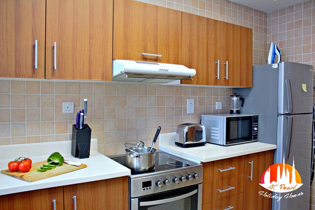 Two Continents Holiday Homes - Sea And Palm Jumeriah View Four Bedroom -free Airport Pick-up Dubai