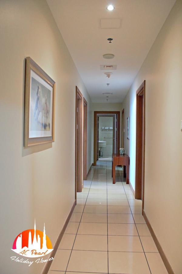Two Continents Holiday Homes - Sea And Palm Jumeriah View Four Bedroom -free Airport Pick-up Apartment