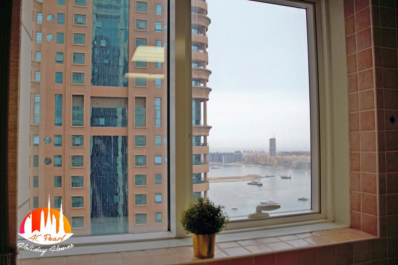Two Continents Holiday Homes - Sea And Palm Jumeriah View Four Bedroom -free Airport Pick-up Apartment *