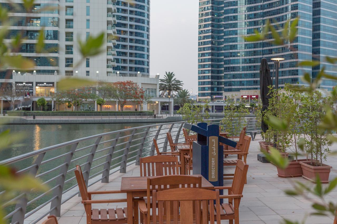 Frank Porter - Goldcrest Views Apartment Dubai