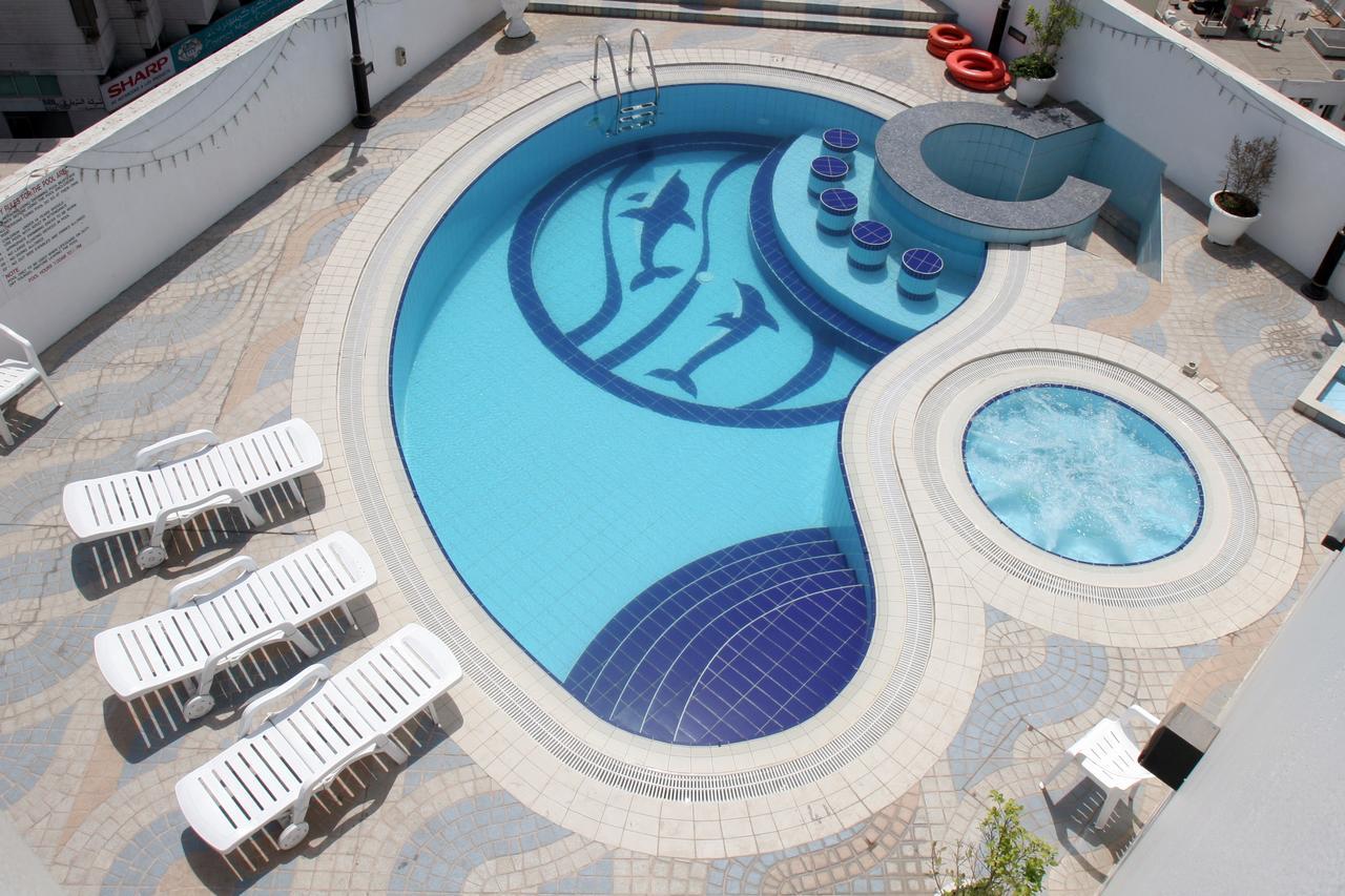 Howard Johnson Bur 3*
