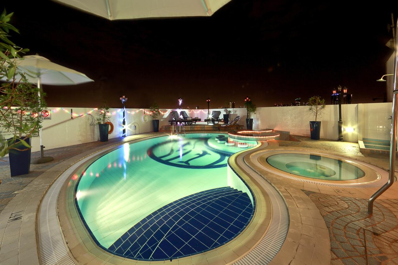 Howard Johnson Bur Hotel 3*