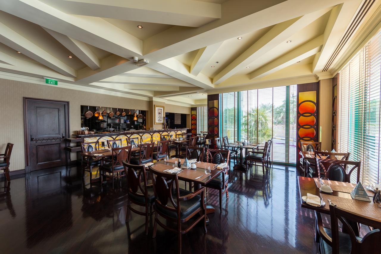 Moevenpick Grand Al Bustan Hotel 5*