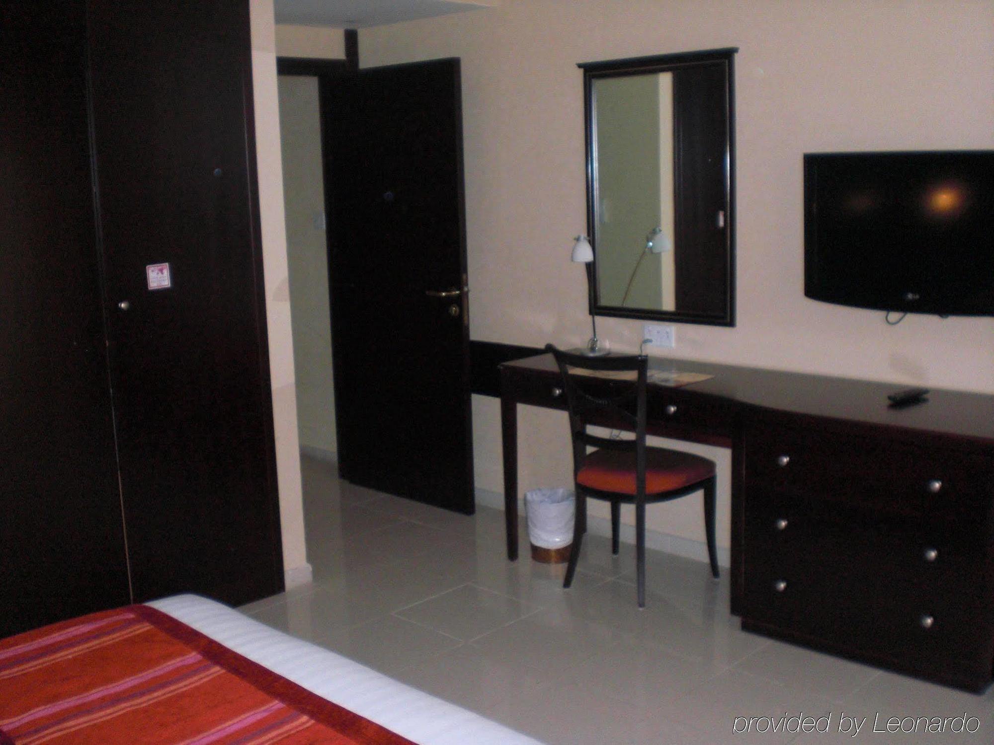 Winchester Grand Aparthotel 4*