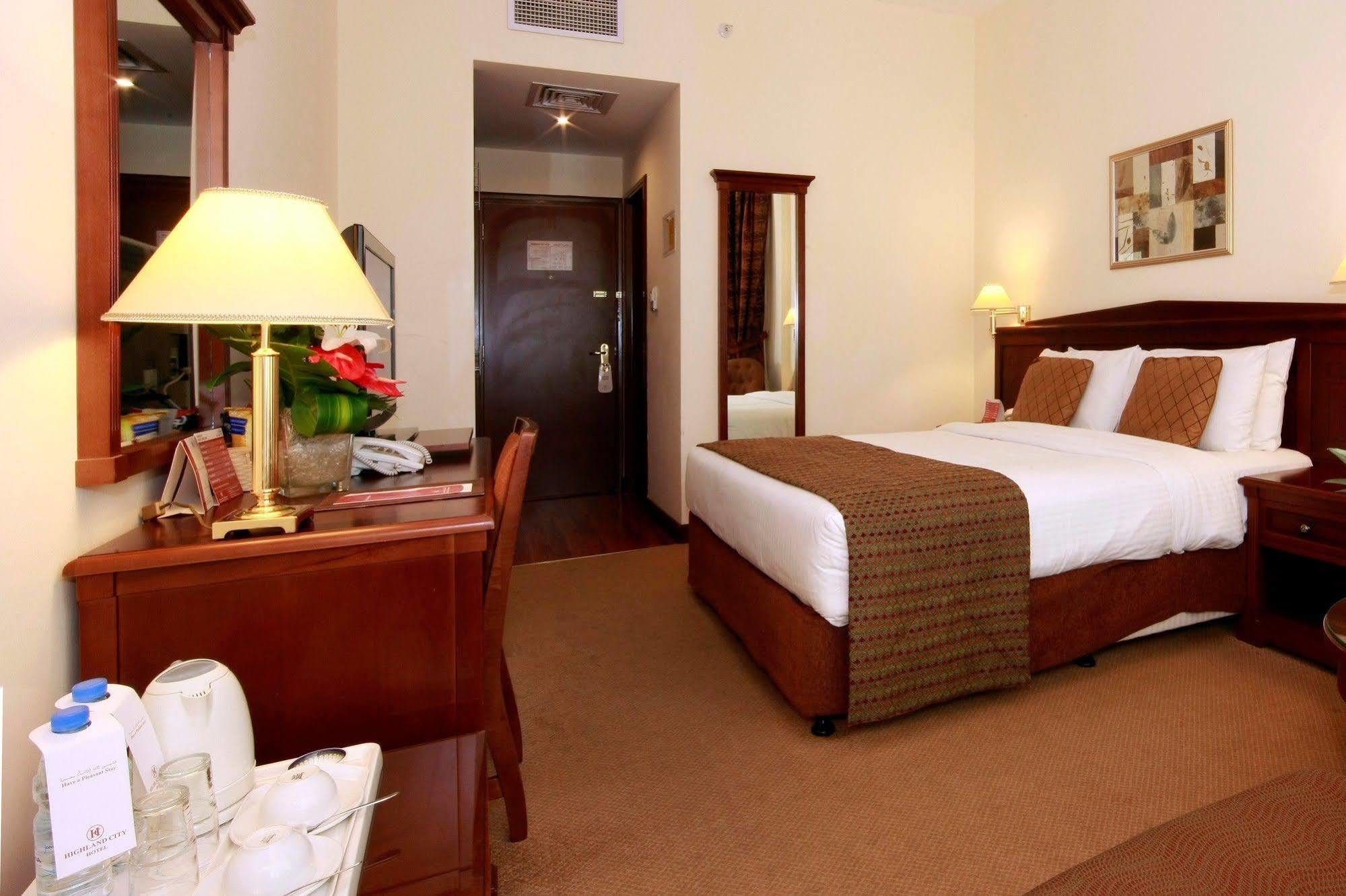 Howard Johnson Bur Hotel 3*