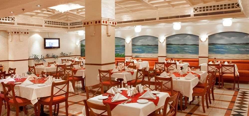 Landmark Plaza Hotel 3*