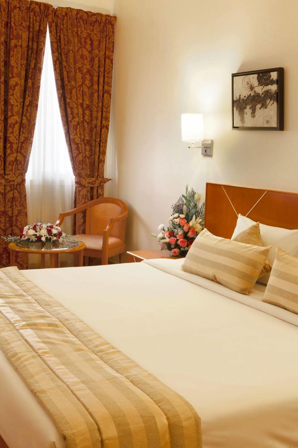 Landmark Plaza 3*