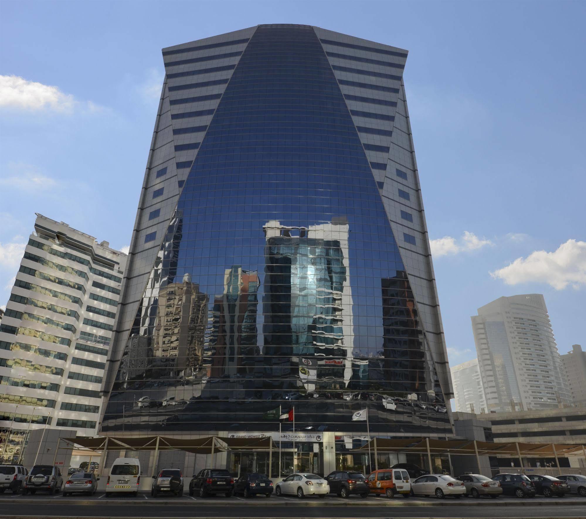 Aparthotel Grand Heights Dubai