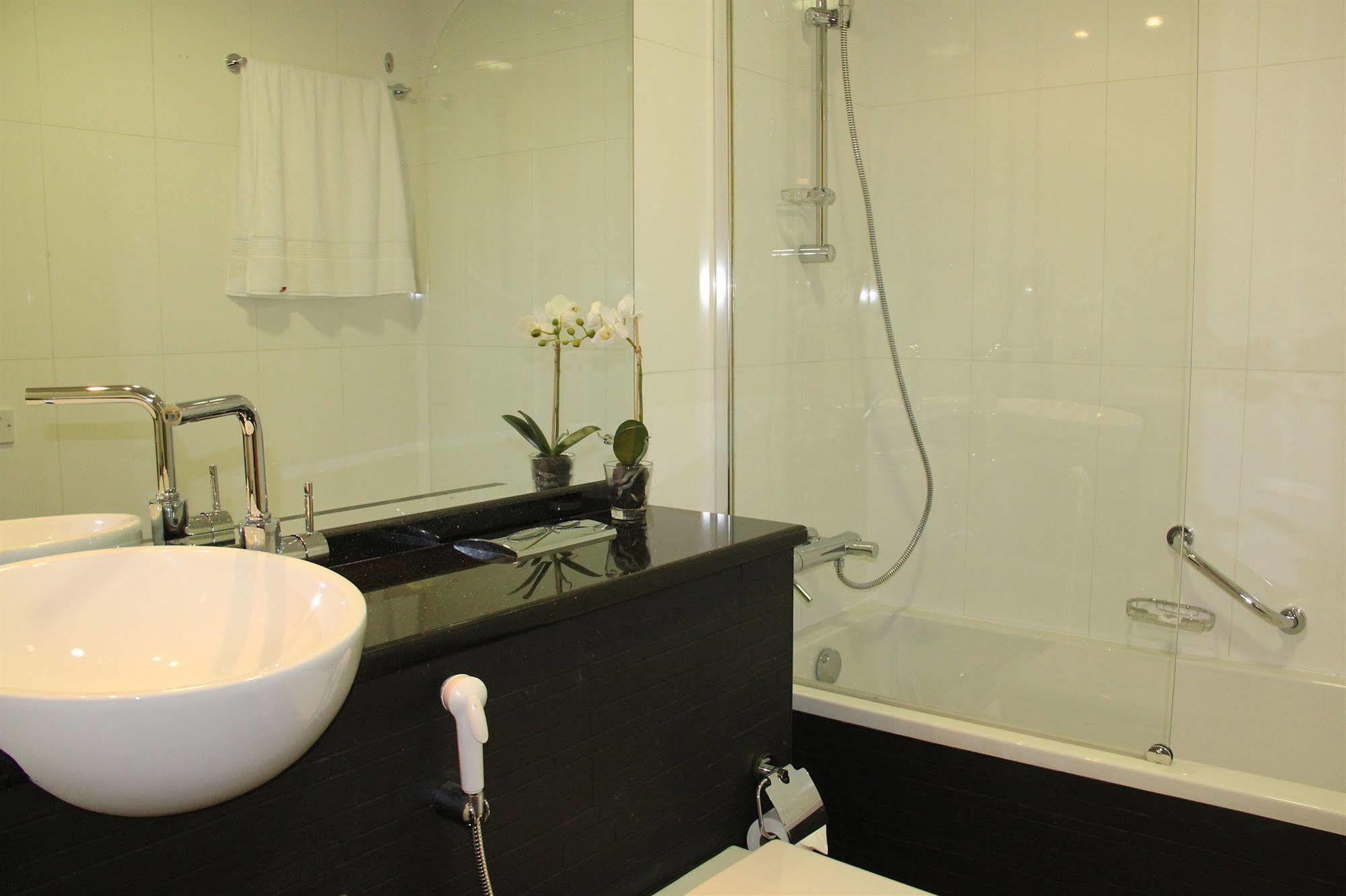 Grand Heights Aparthotel