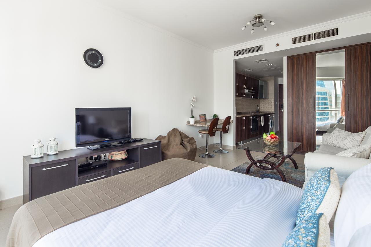 Frank Porter - Goldcrest Executive * Dubai