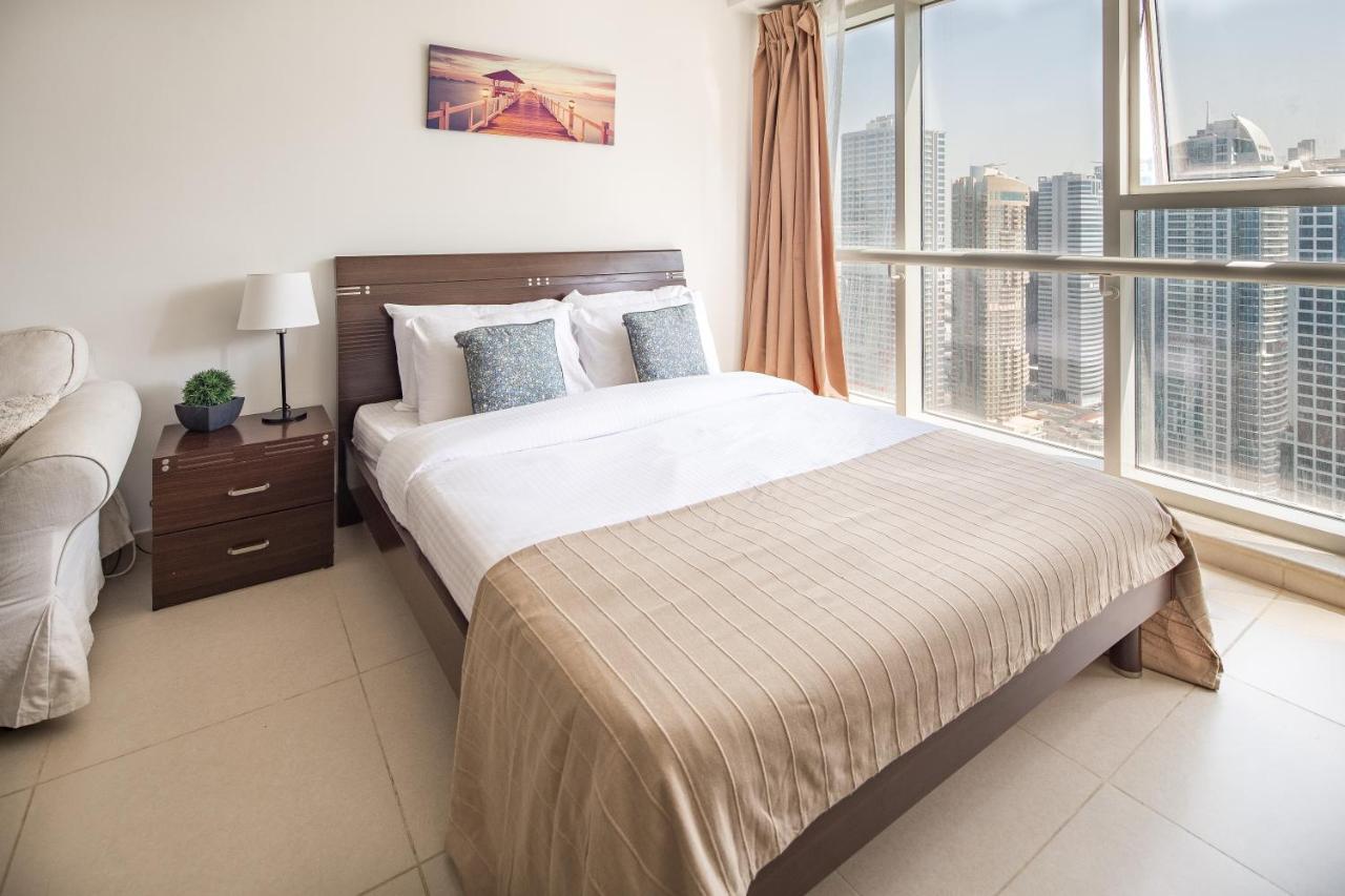 Frank Porter - Goldcrest Executive Apartment Dubai