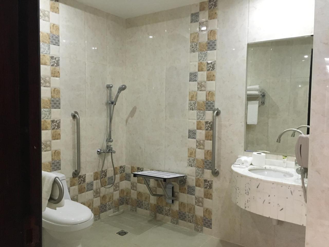 Royal Tulip Llc 3*