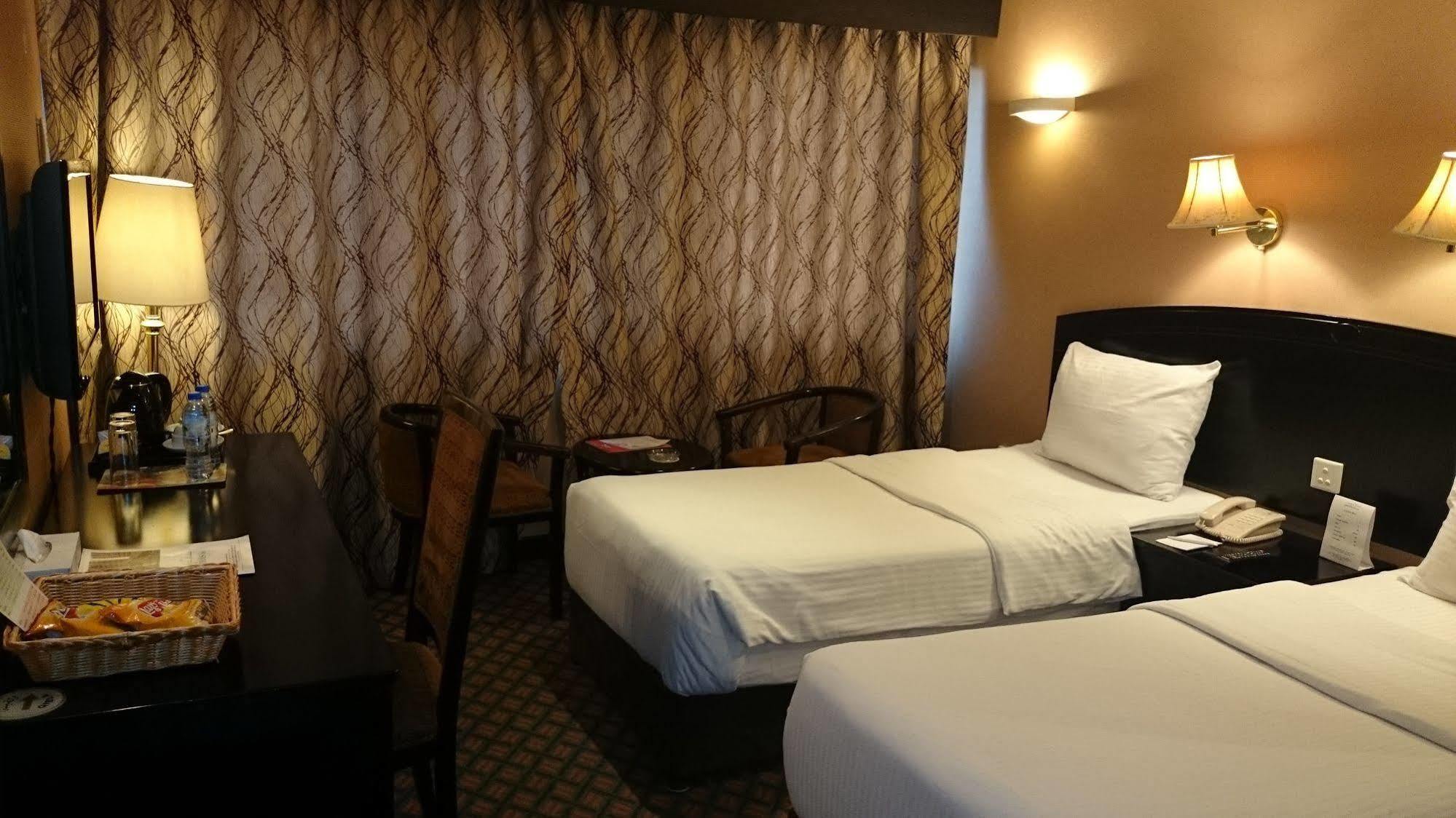 Sandras Hotel