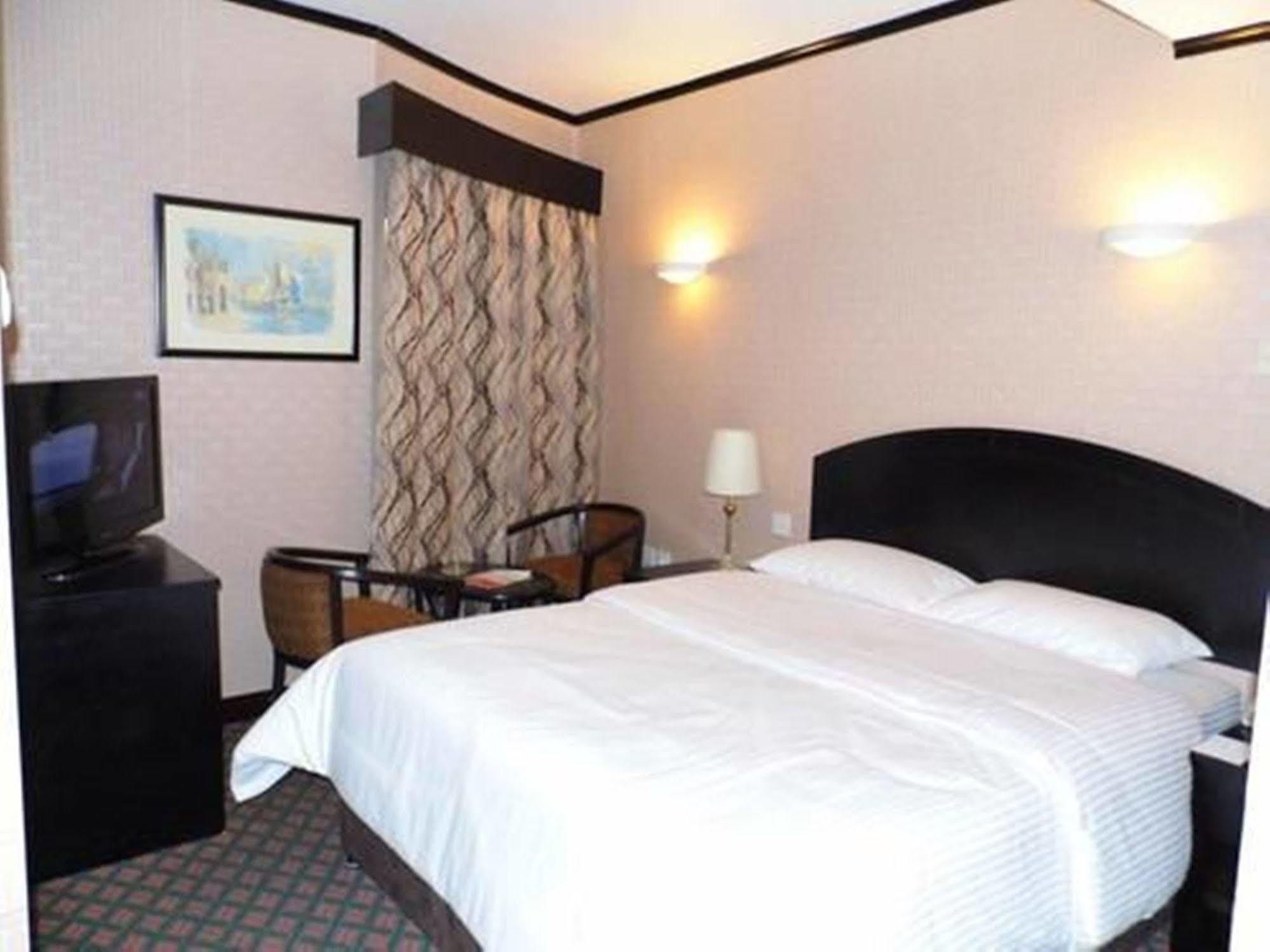Hotel Sandras 3*