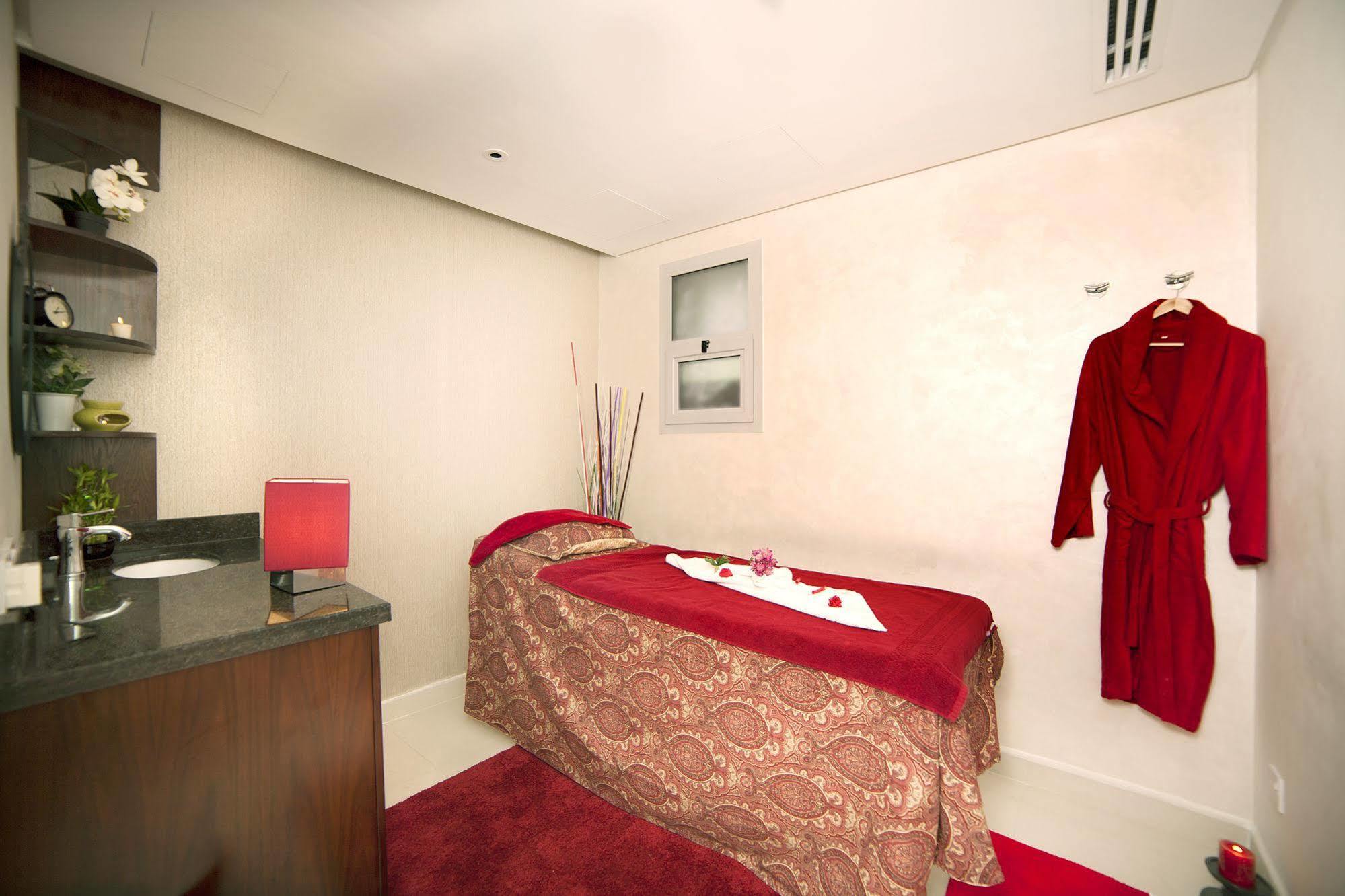 Hotel Raviz Center Point