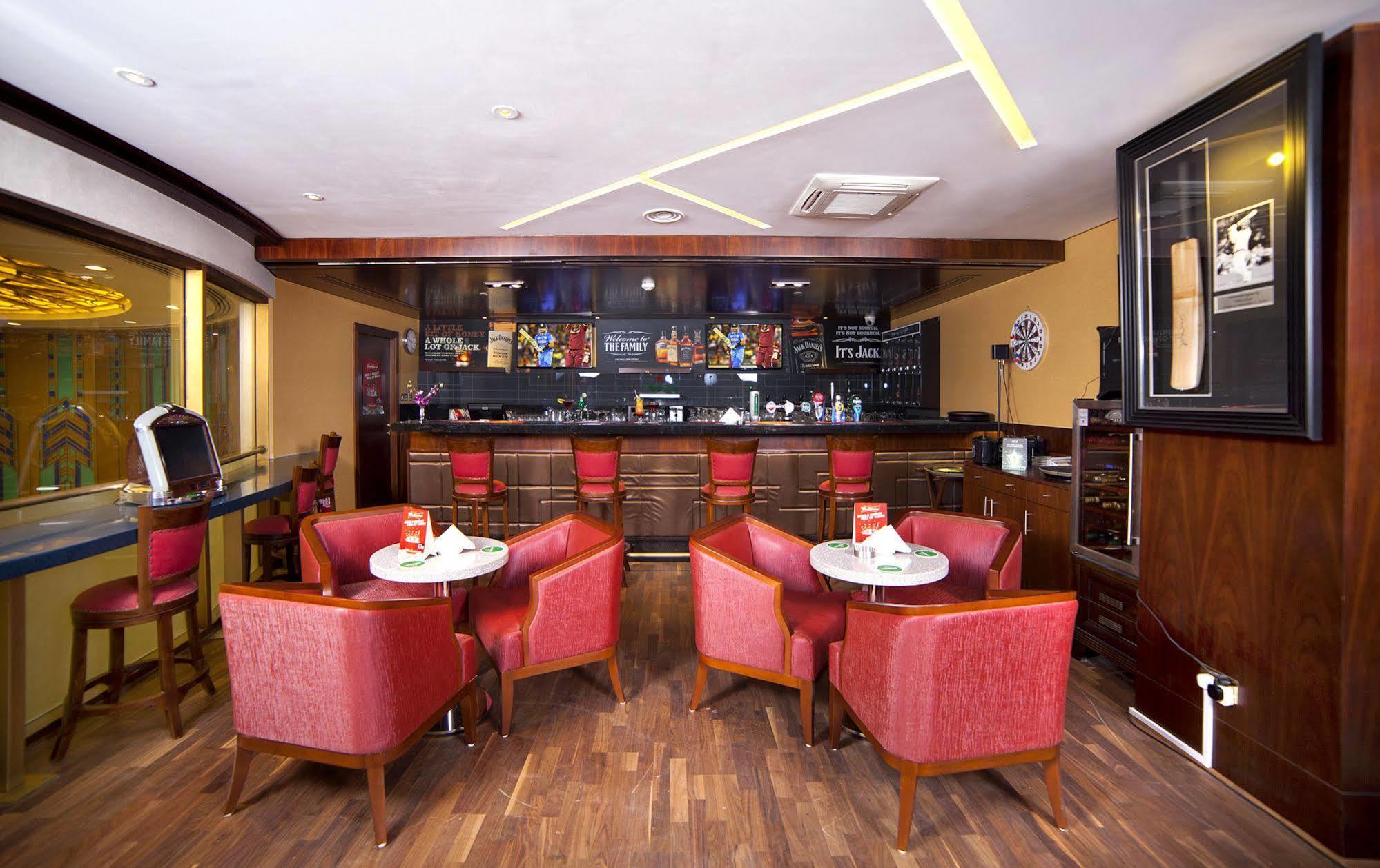 Hotel Raviz Center Point Dubai