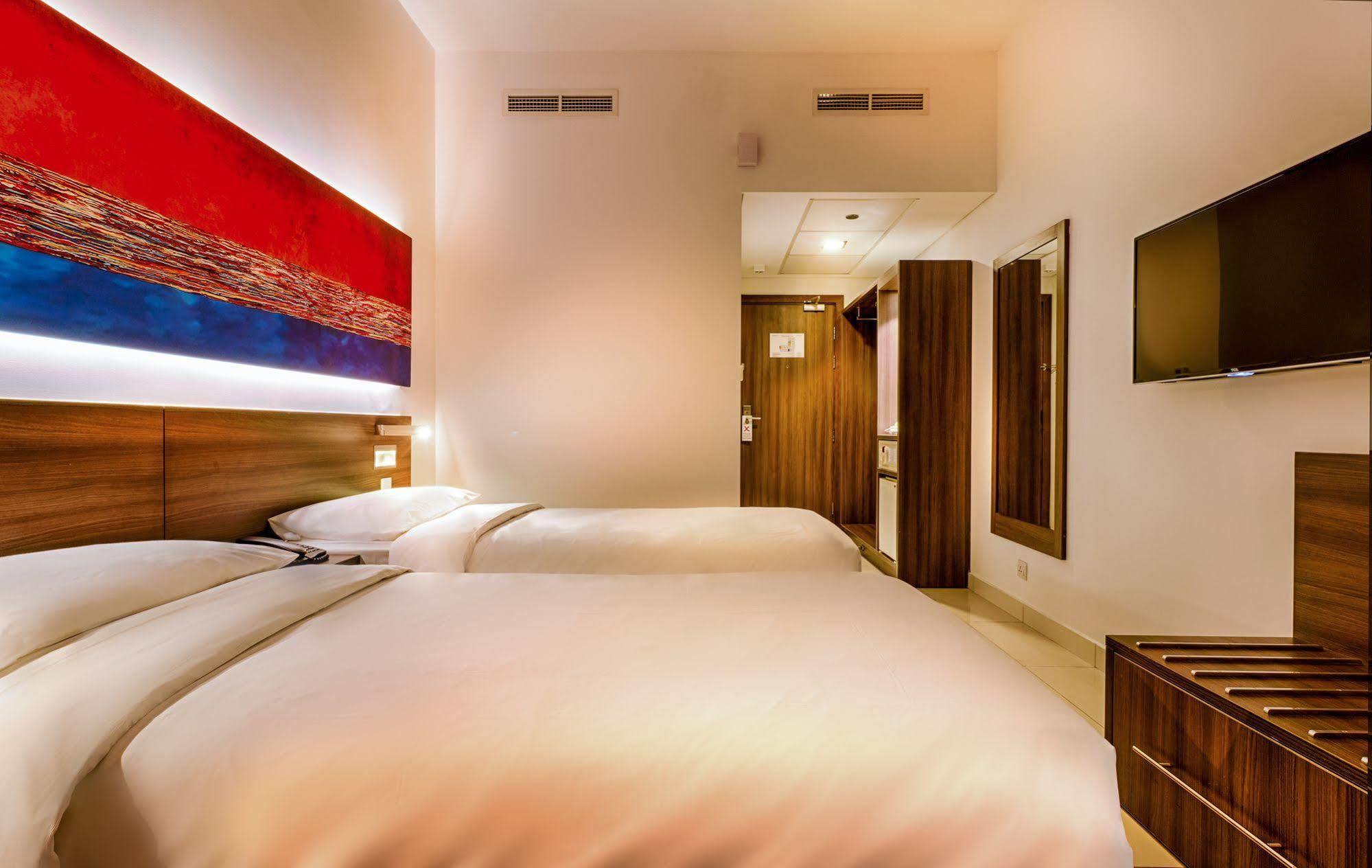 Hotel Citymax Al Barsha At The Mall 3*