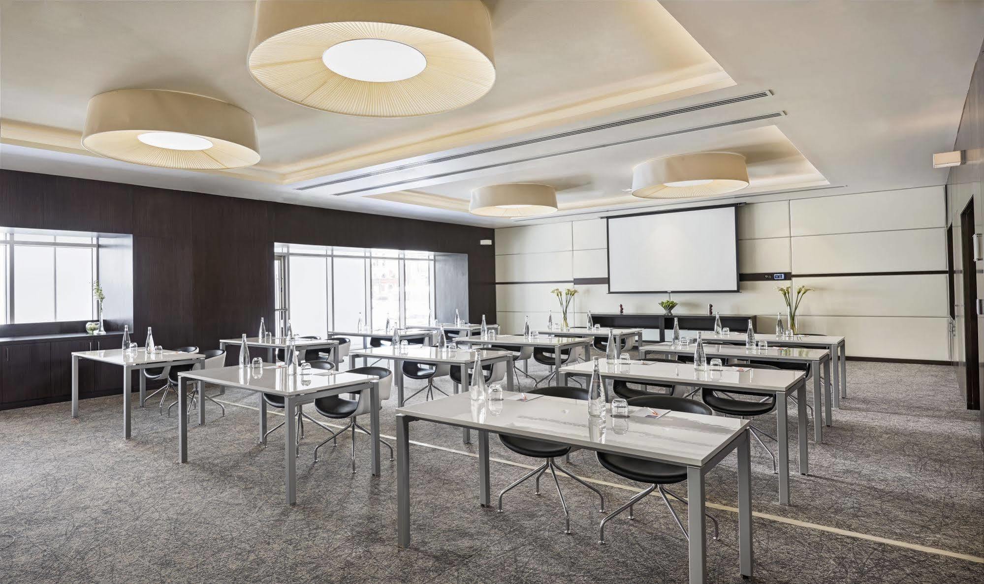 Hotel Hyatt Place Al Rigga 4*