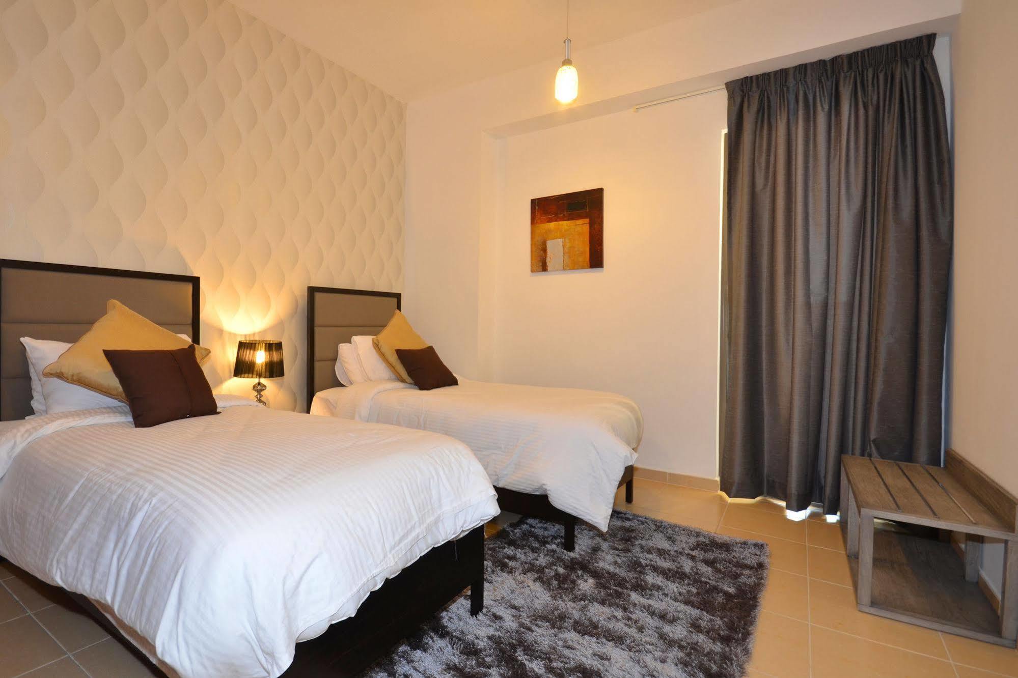 Hotel Vacation Homes - Jumeirah Residences 2*