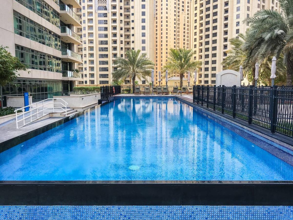 Frank Porter - Marina Quays Apartment