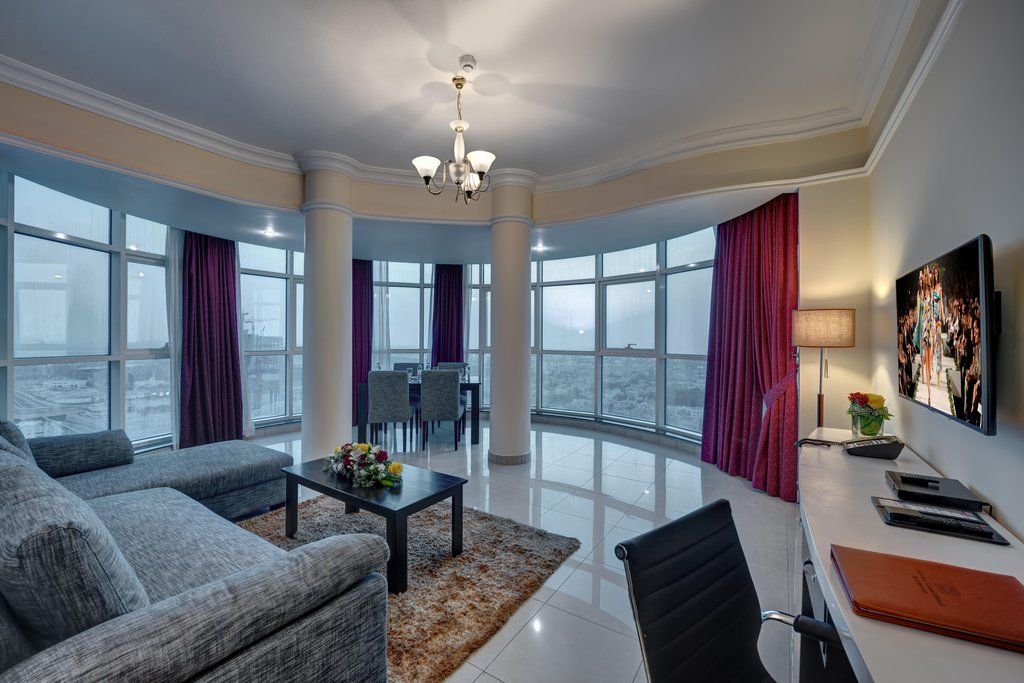 Sunday Mega Sheikh Zayed Road Near Difc Formerly Emirates Grand 3* Dubai