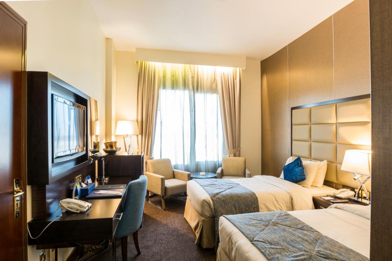 Howard Johnson Bur Hotel 3*