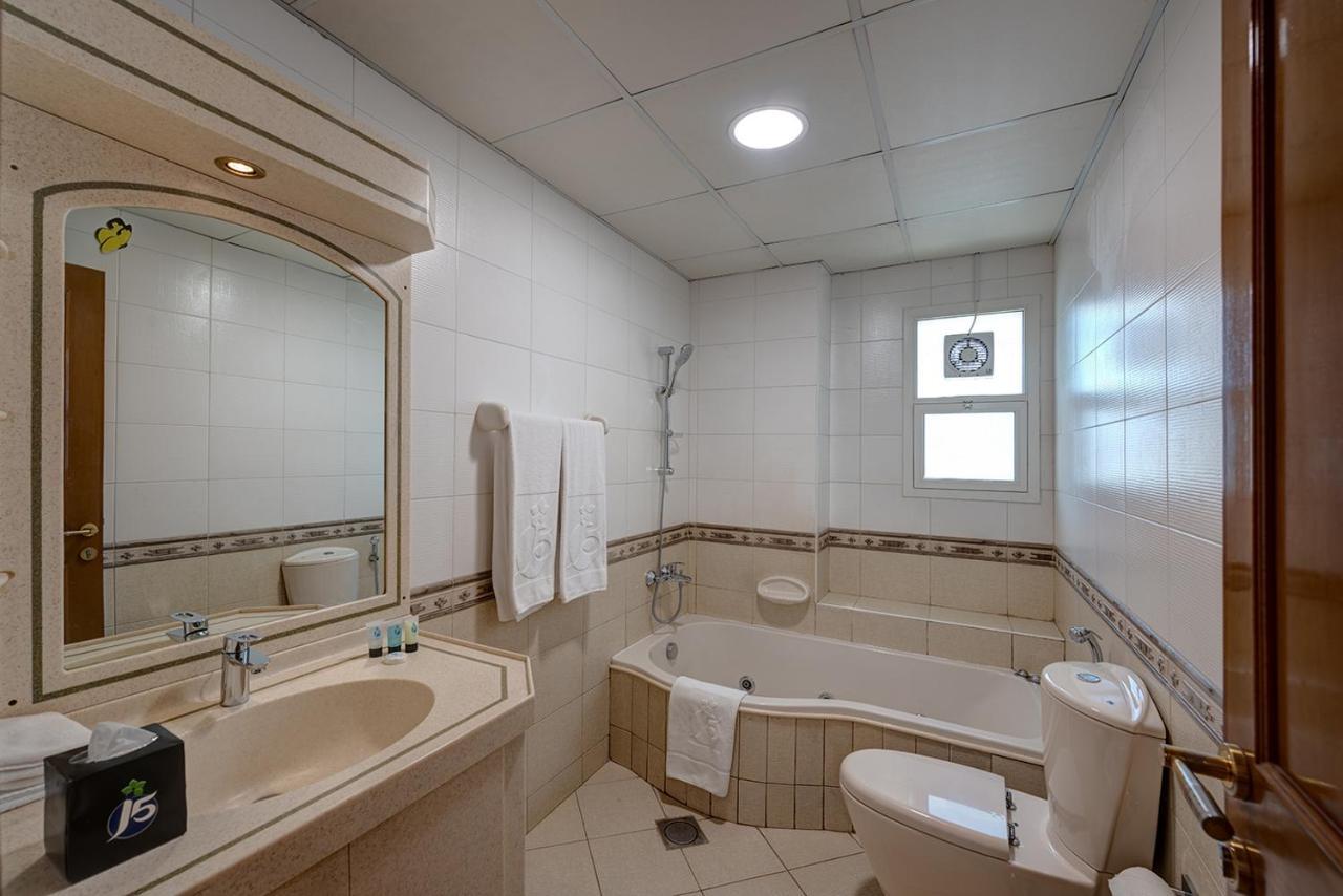 Villa J5 Four Bedroom In Mirdif *
