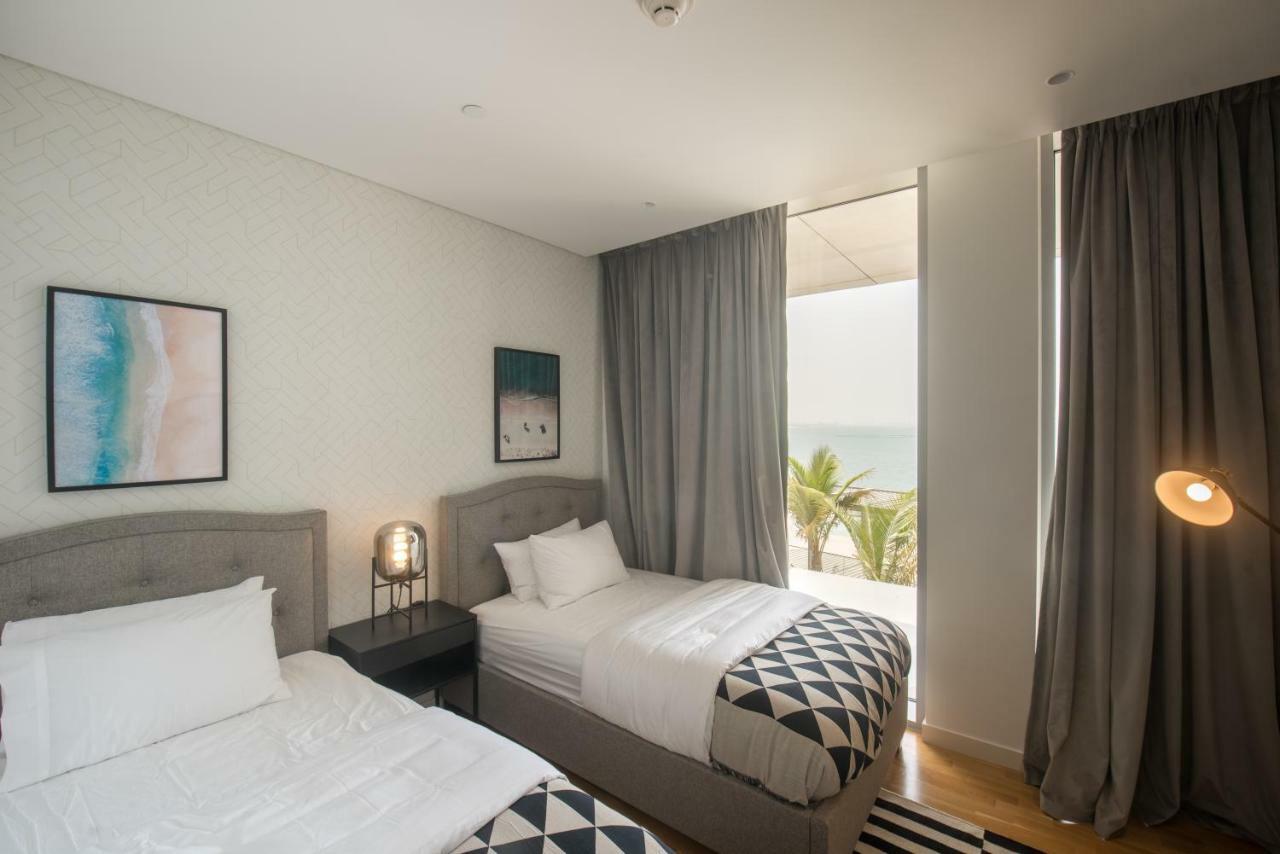 Fam Living Bluewaters - Island Living - Ain Dubai & Sea View Apartment *