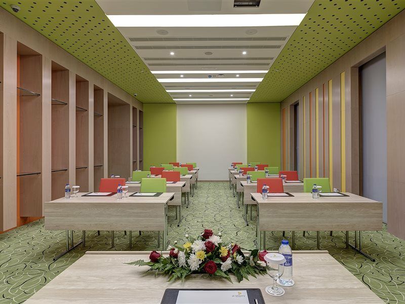Al Khoory Atrium Hotel