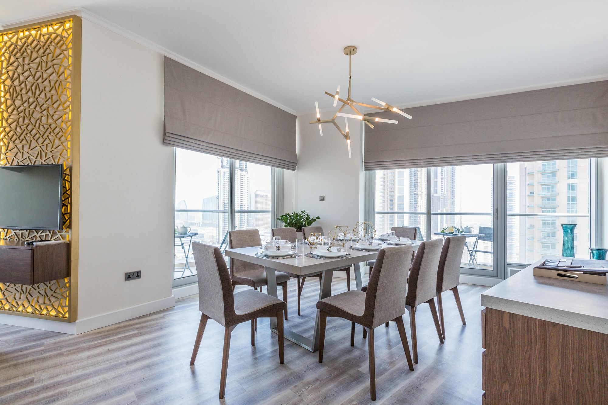 Boutique Living - Burj Views Downtown Apartment