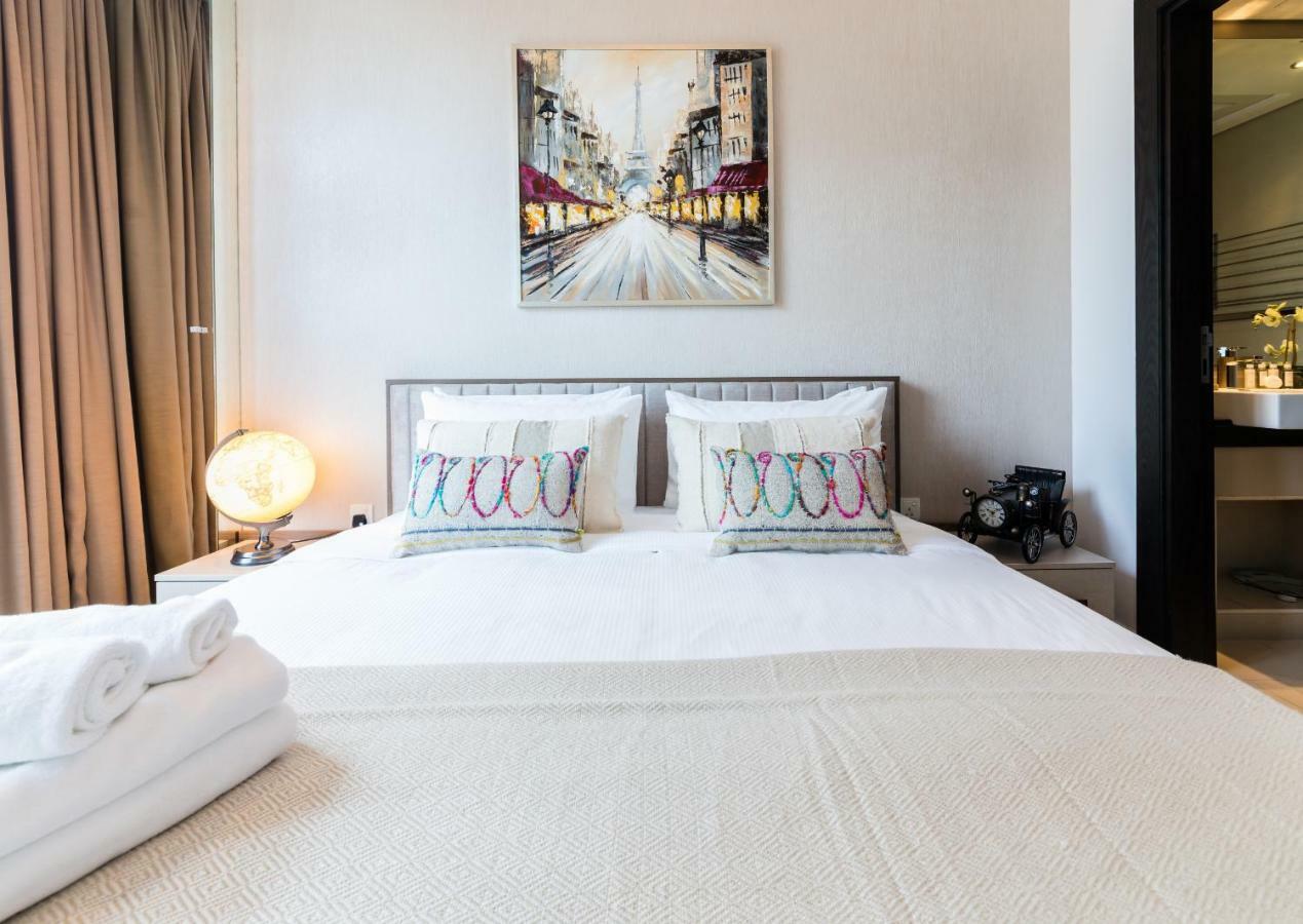 Maison Privee - Big, Bright, Luxury Marina Views Next To Apartment