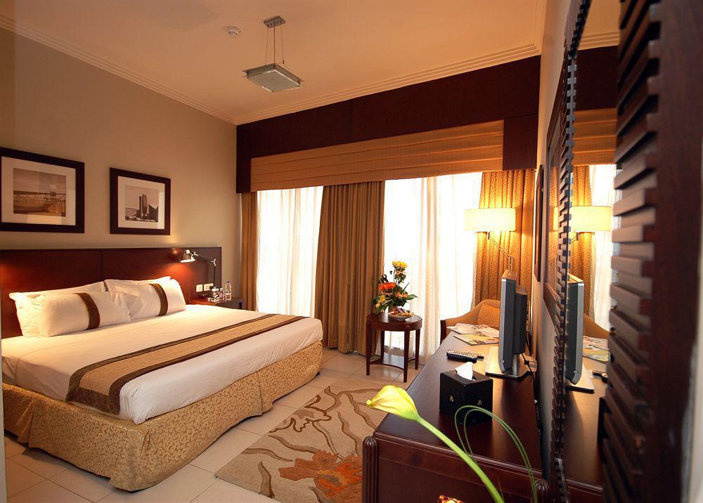 Aparthotel Mena Albarsha At The Mall 3*