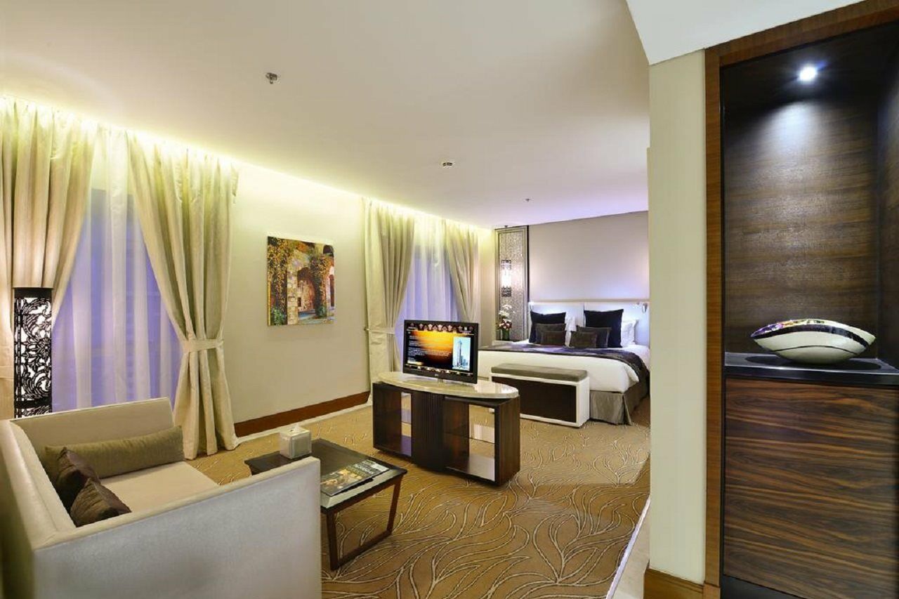 The Tower Plaza Hotel 5*