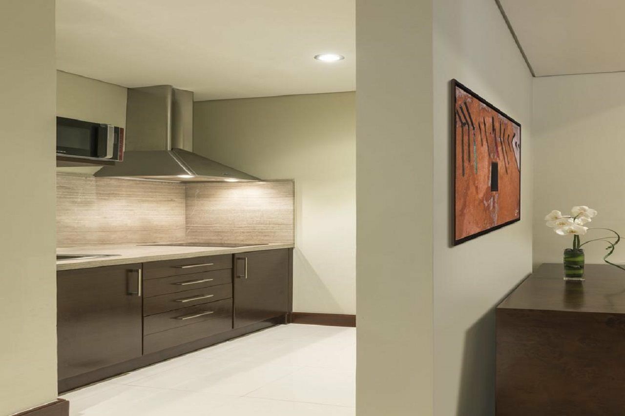 The Tower Plaza Hotel 5*