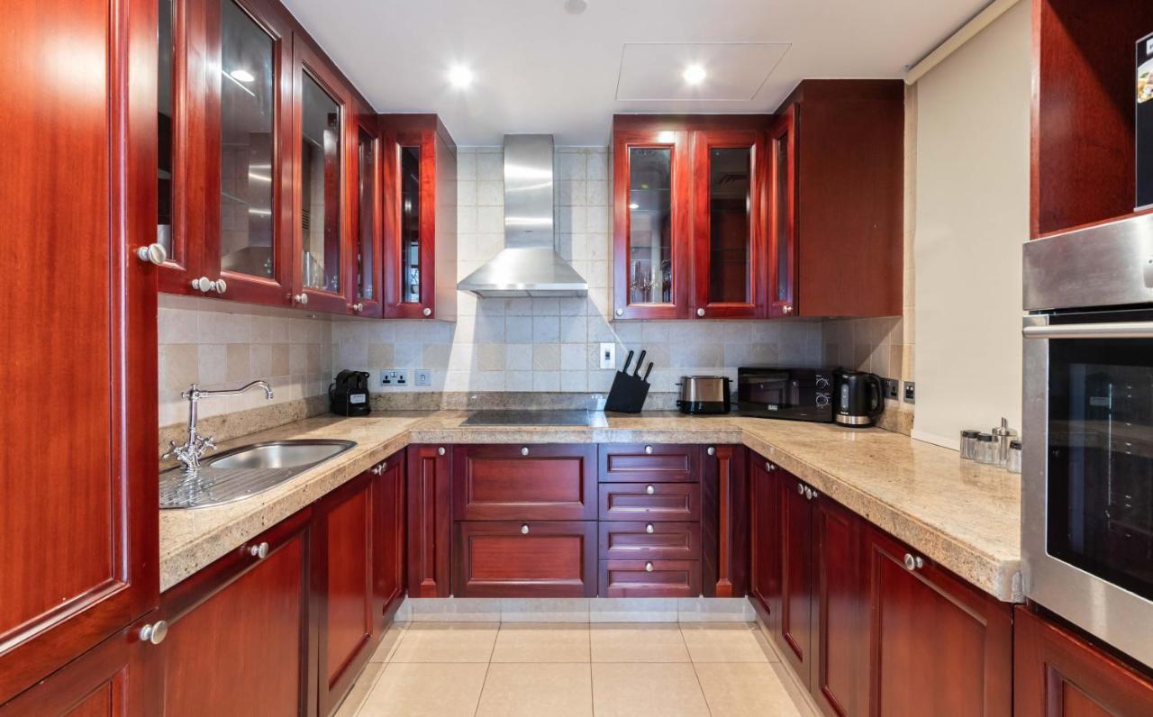 Maison Privee - Luxury Living Next To Mall & Burj Khalifa Apartment Dubai