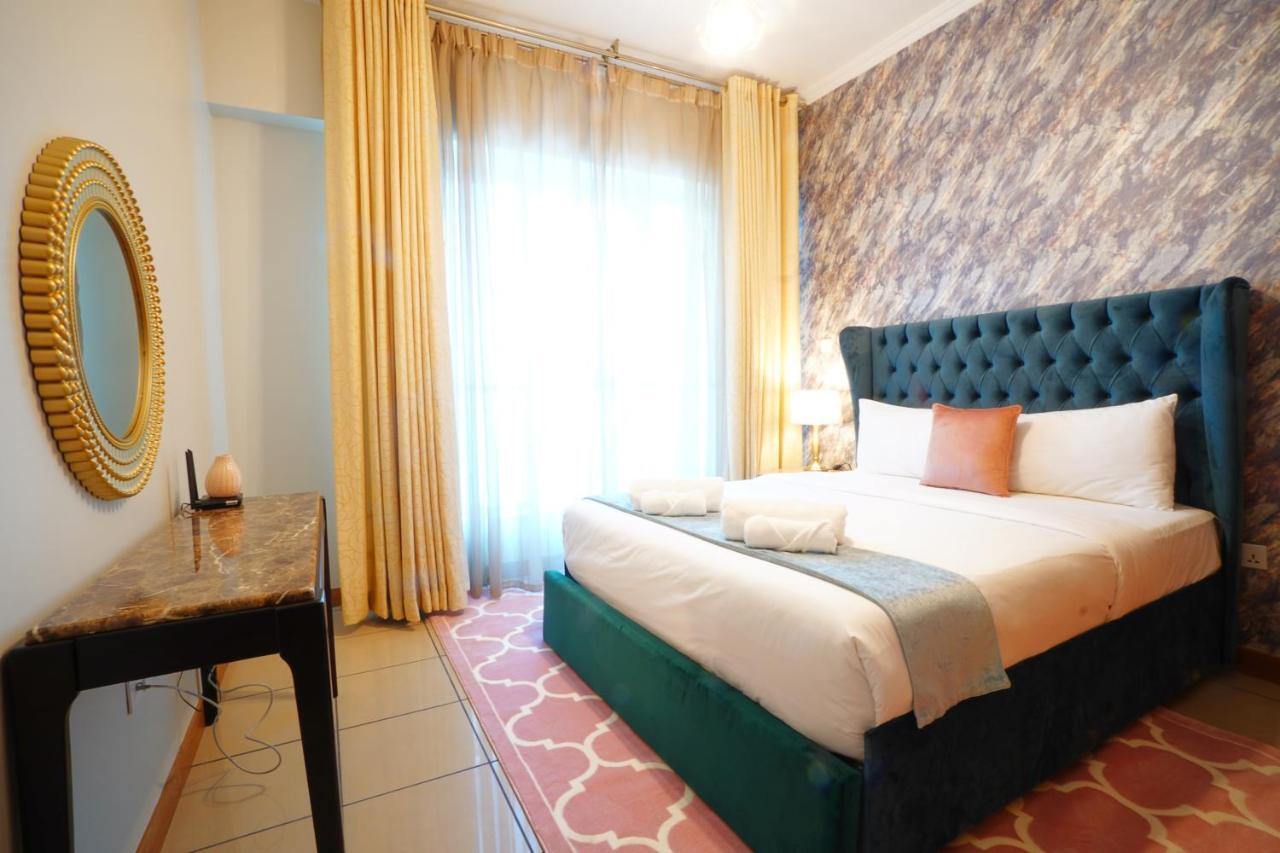 Apartment Two Continents Holiday Homes - Sea And Palm Jumeriah View Four Bedroom -free Airport Pick-up Dubai
