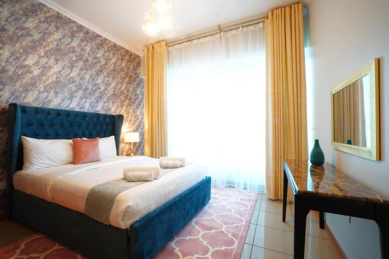 Apartment Two Continents Holiday Homes - Sea And Palm Jumeriah View Four Bedroom -free Airport Pick-up Dubai