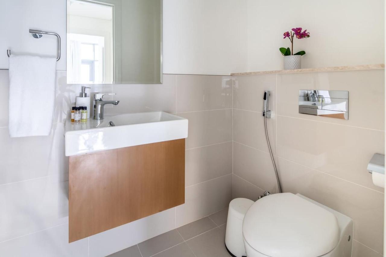 Frank Porter - Boulevard Crescent Apartment Dubai