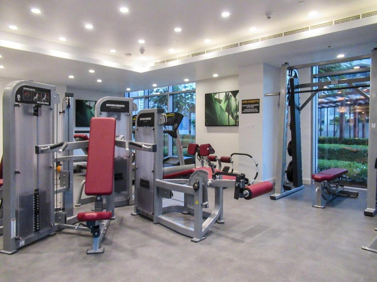Frank Porter - Boulevard Crescent Apartment Dubai
