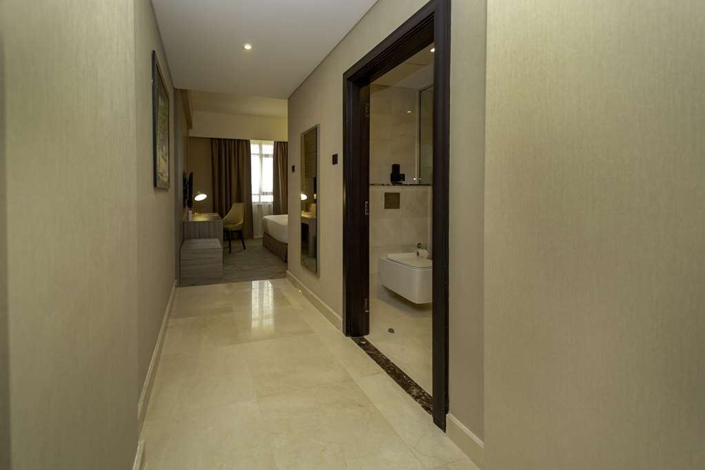 Four Points By Sheraton Production City, 4* Dubai