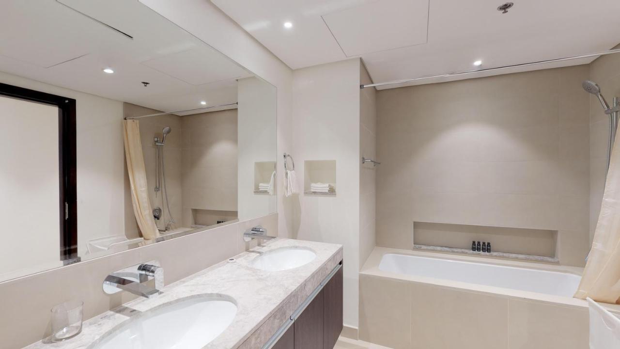 Lux Creek Residences Harbour Views Apartment