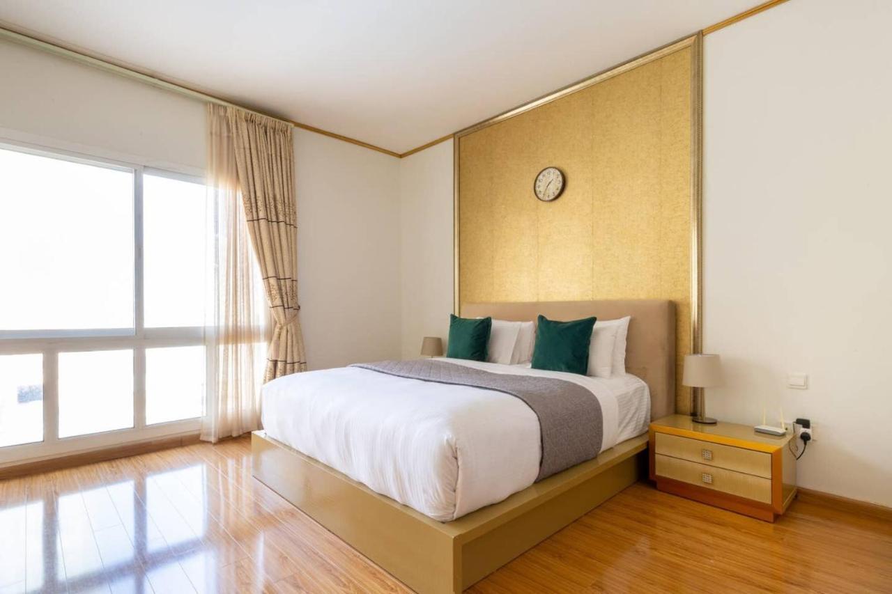 Frank Porter - Mulberry 1 Apartment Dubai
