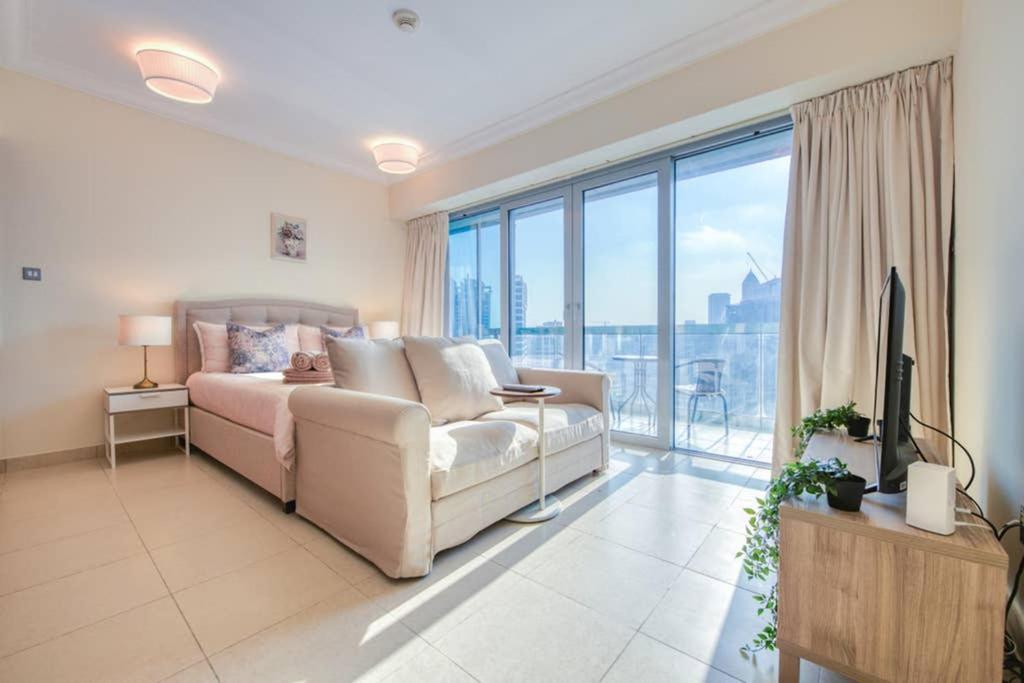 Prime Retreats- Downtown Apartment
